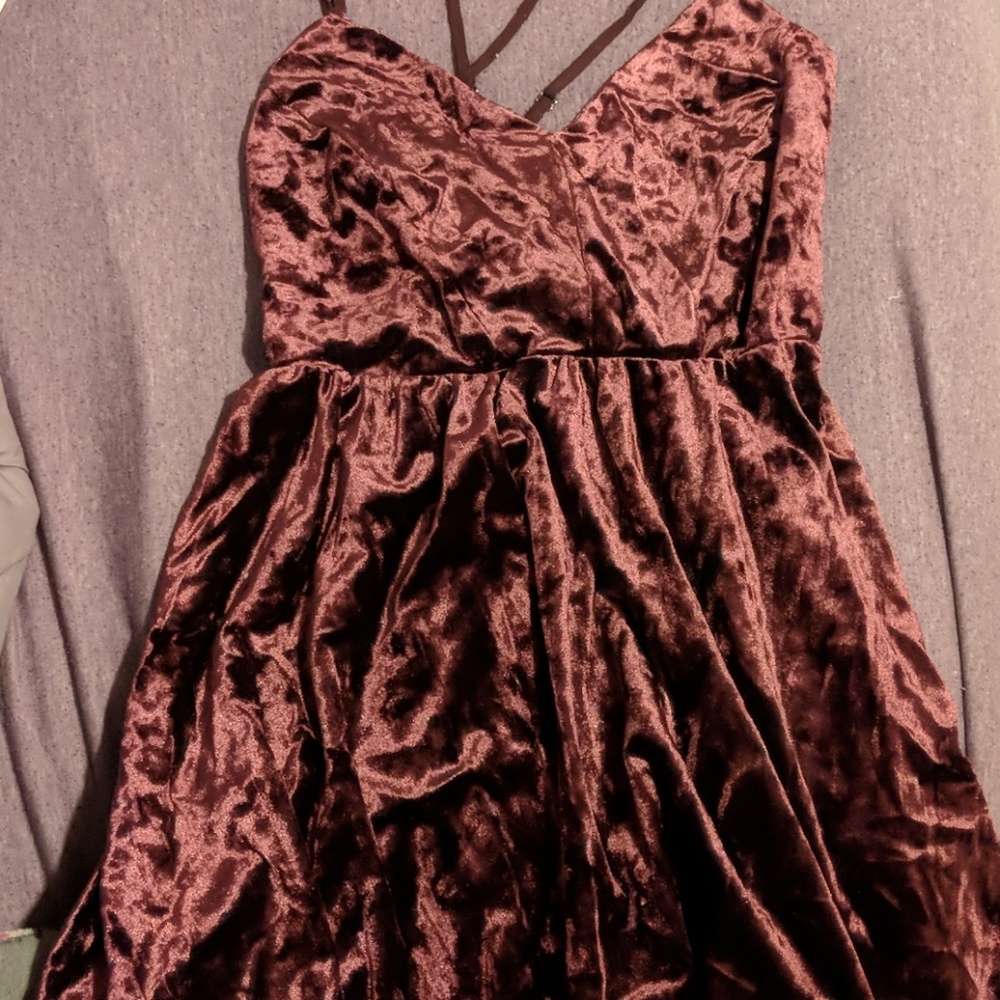 Forever21strappy velvet cross back dress